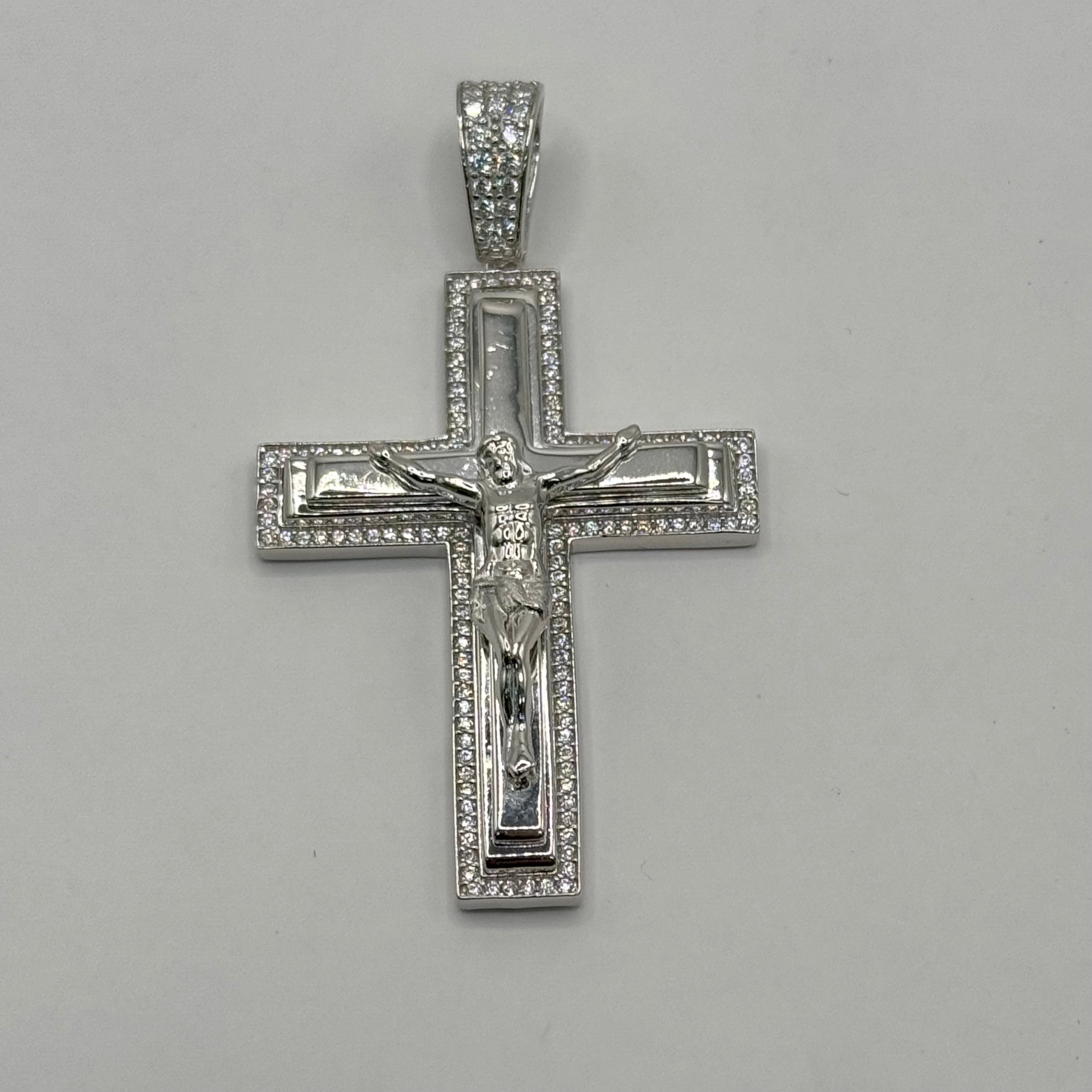 DIVINE CRUCIFIX PENDANT image 2
