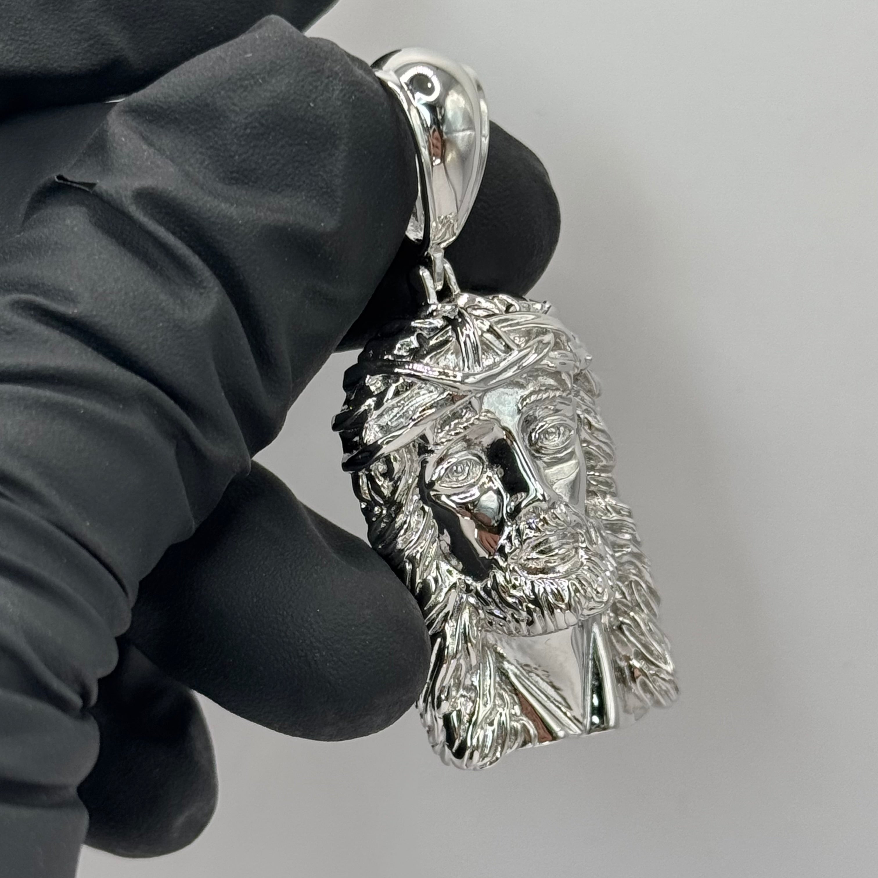 JESUS BRIGHT FACE PENDANT image 0