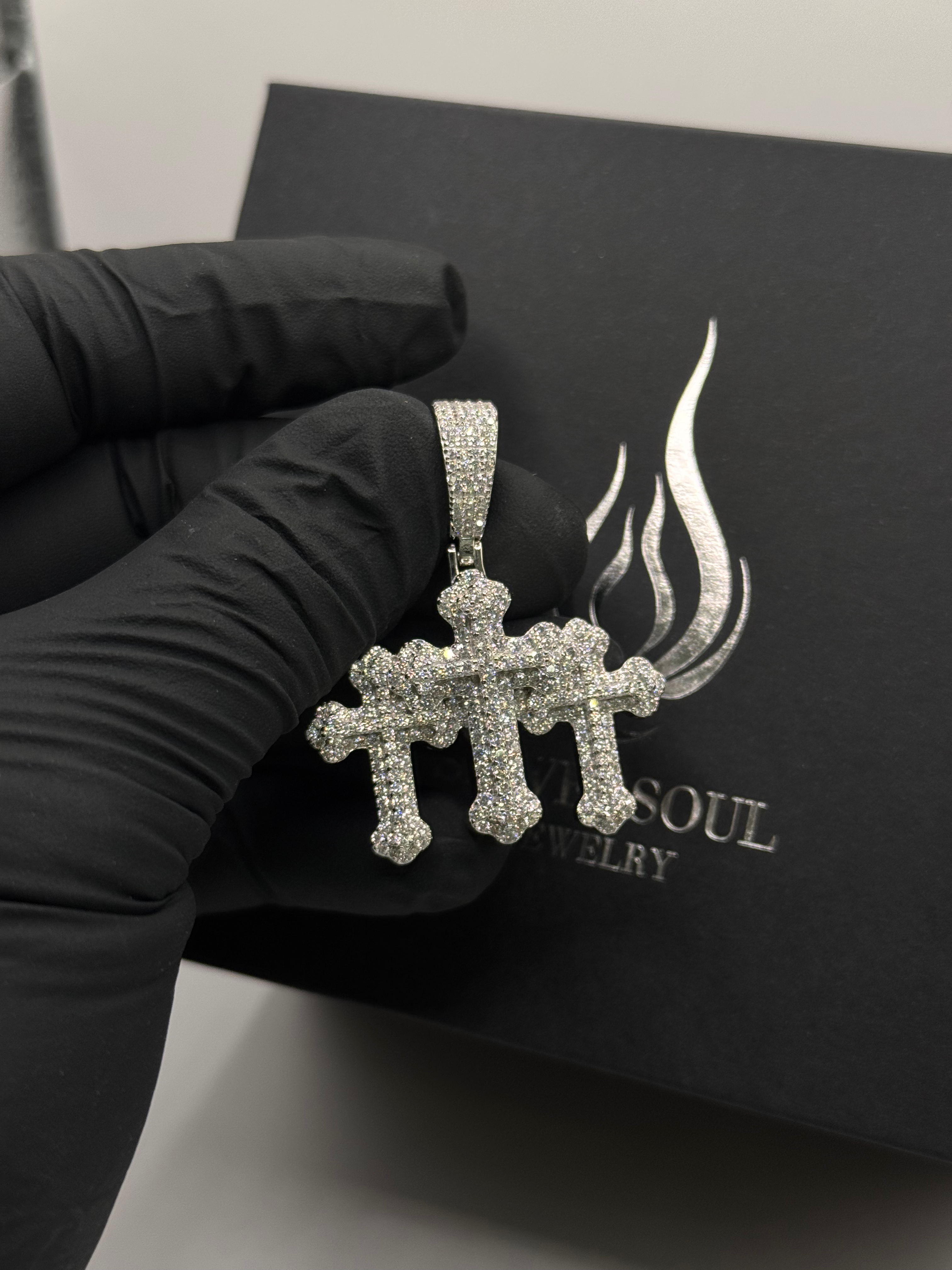 3 CRUCES PENDANT image 2