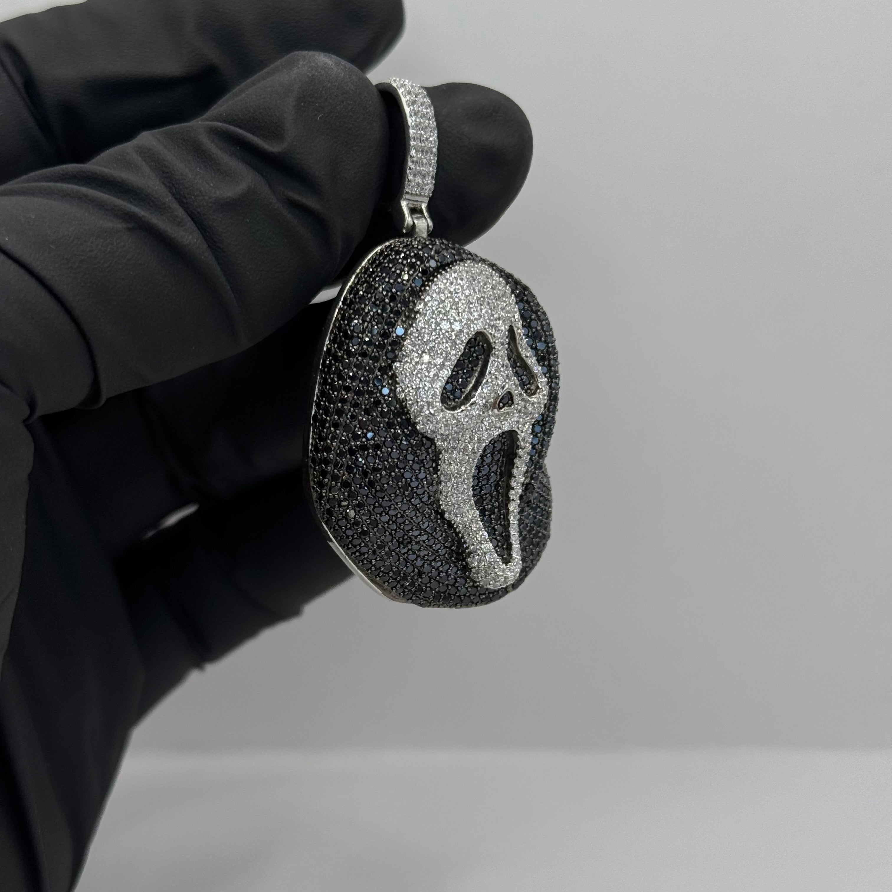 SCREAM PENDANT image 1