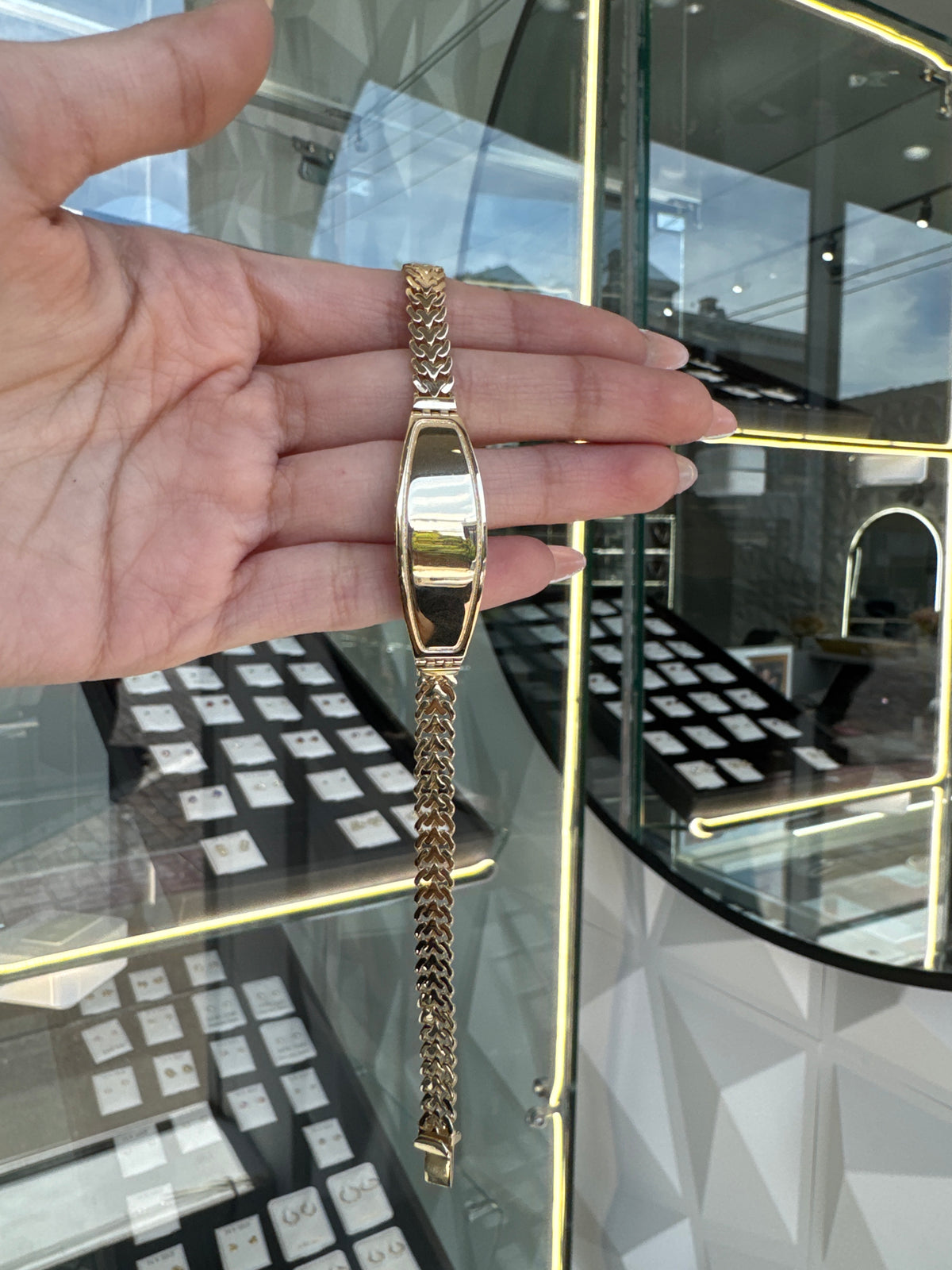 14k gold petatillo bracelet