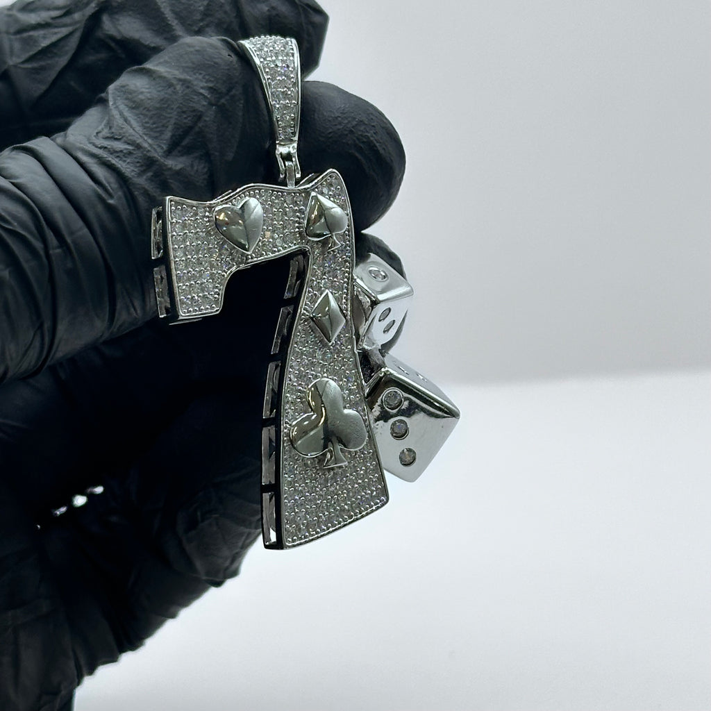 LUCKY SEVEN PENDANT image 0