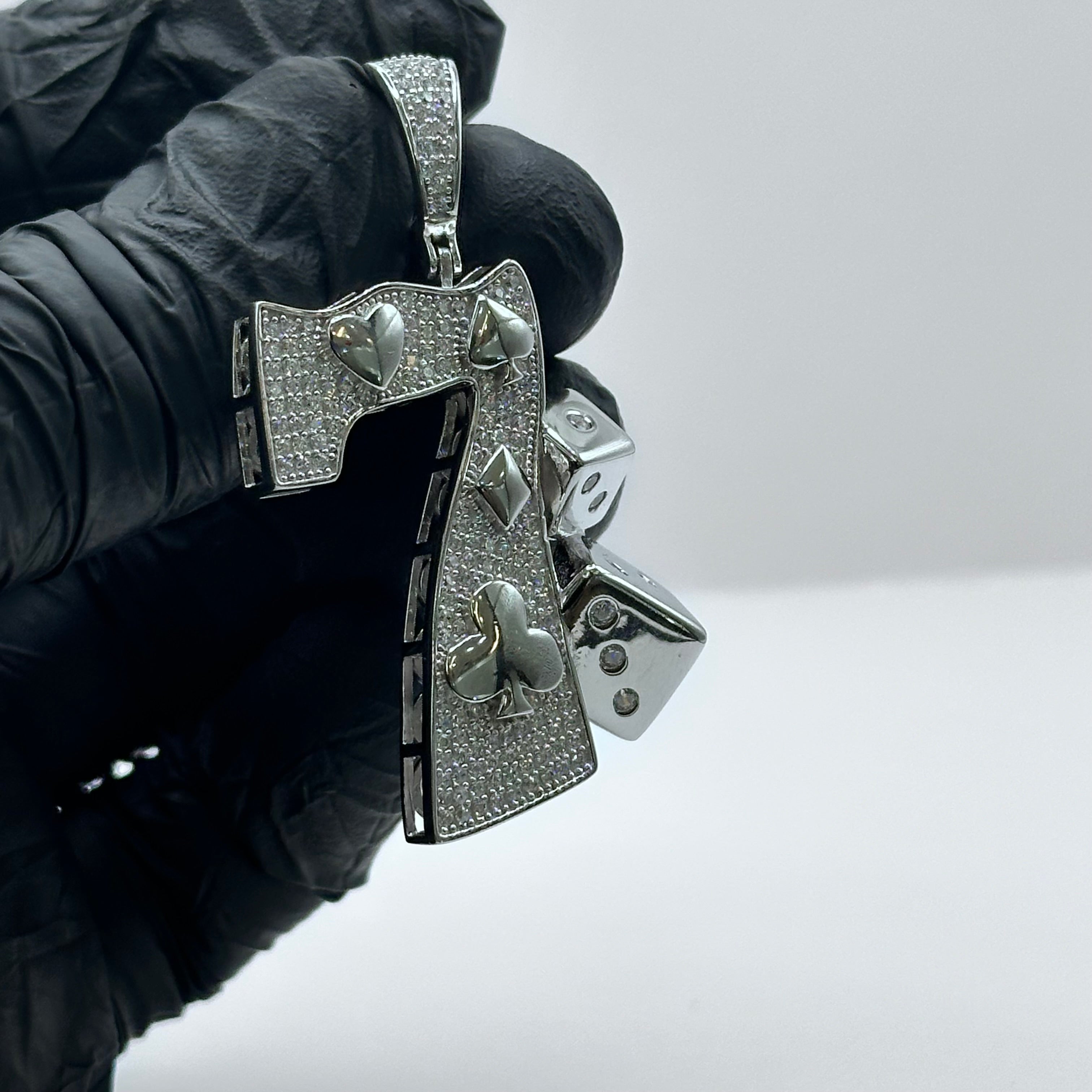 LUCKY SEVEN PENDANT image 0