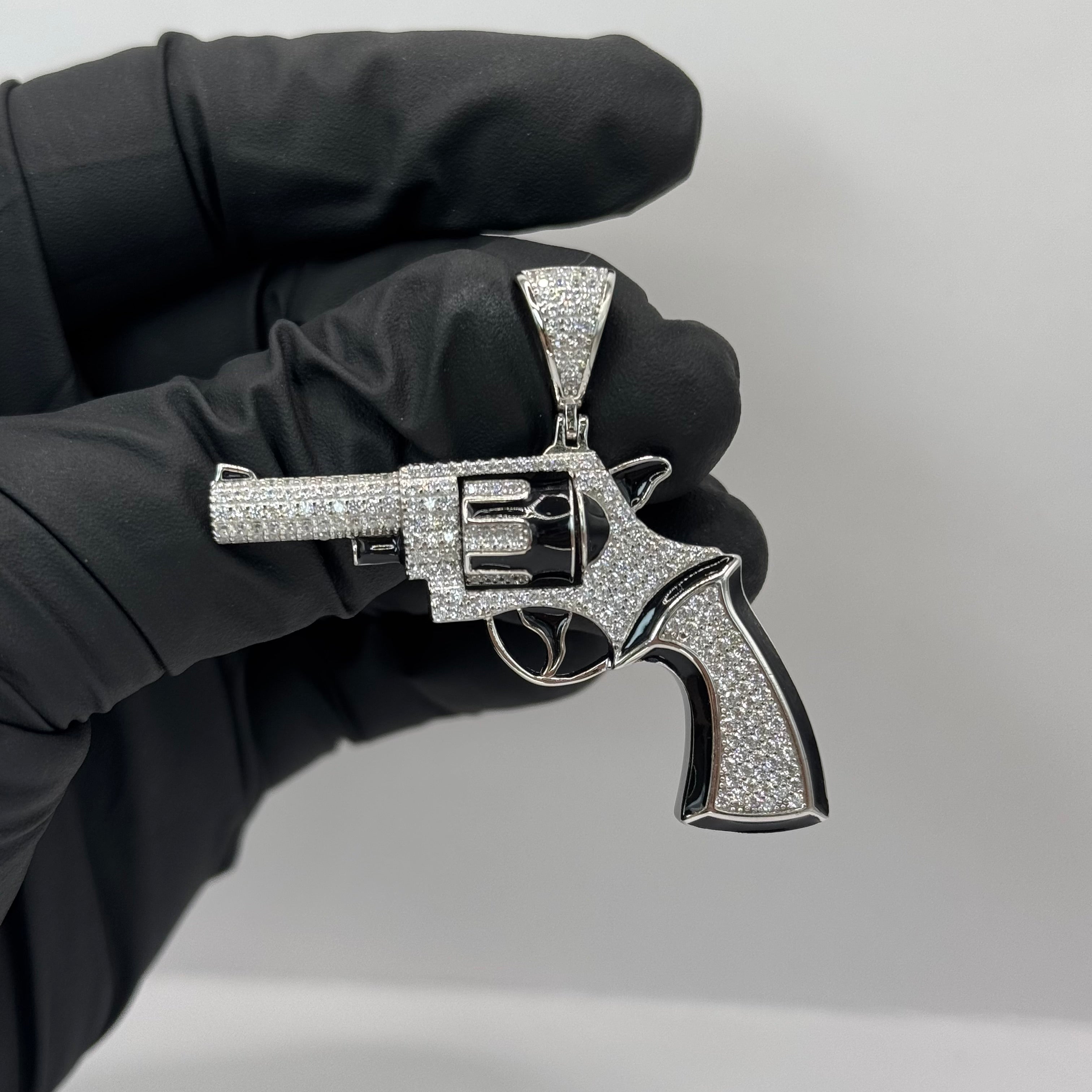 REVOLVER PENDANT image 1
