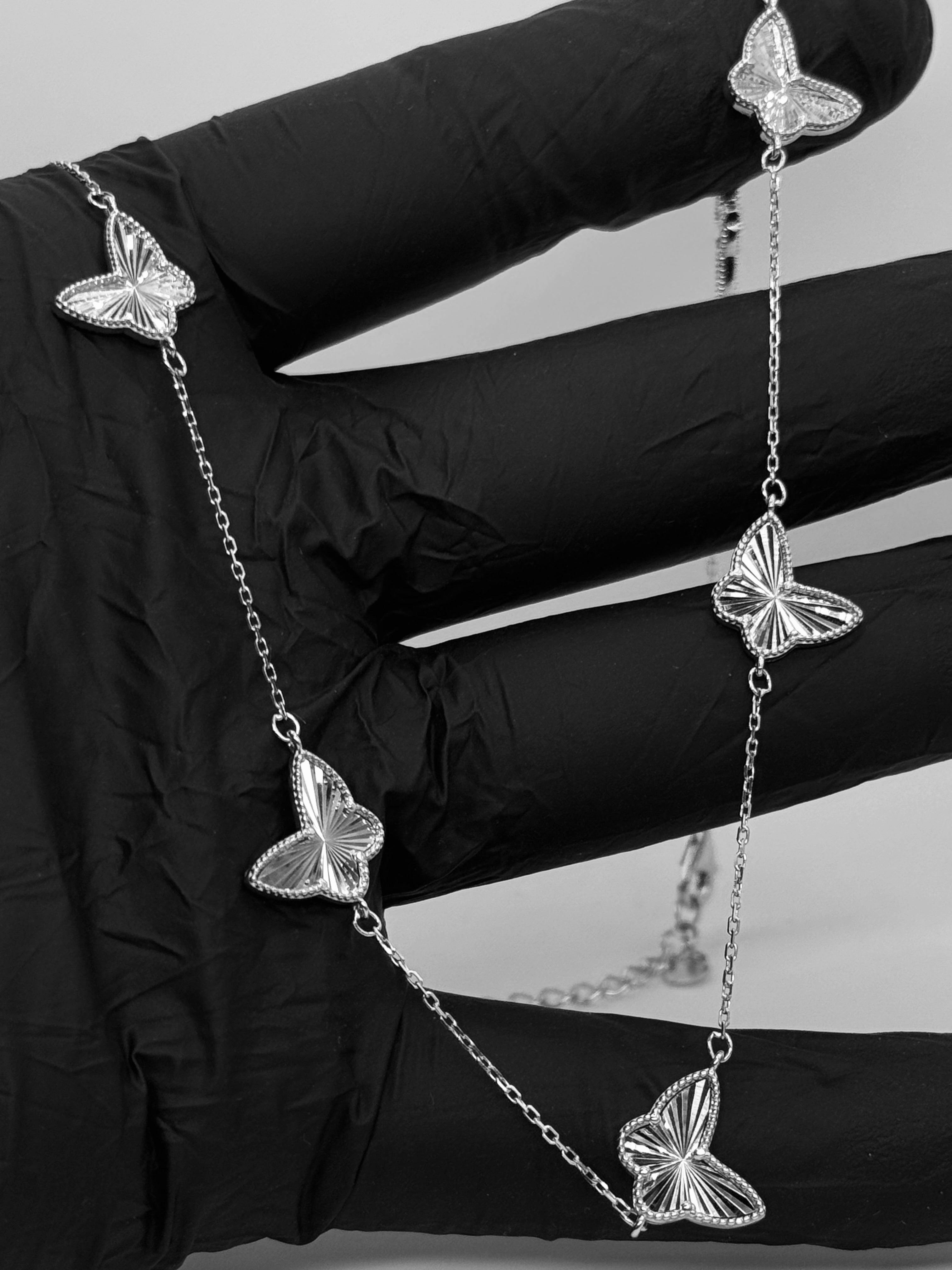 BUTTERFLY FLIGHT NECKLACE image 2