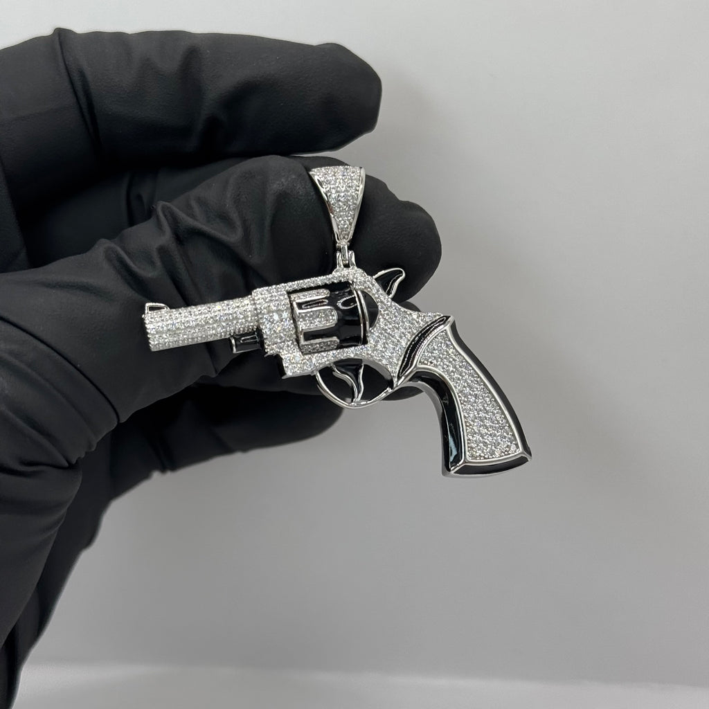 REVOLVER PENDANT image 0